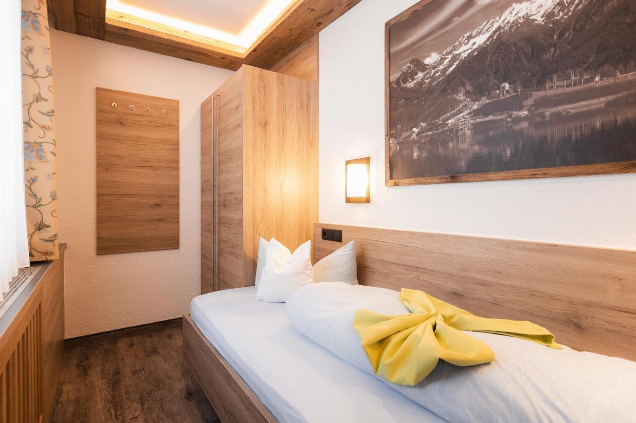Hotel Appartement Platzergasse Fiss Exteriör bild