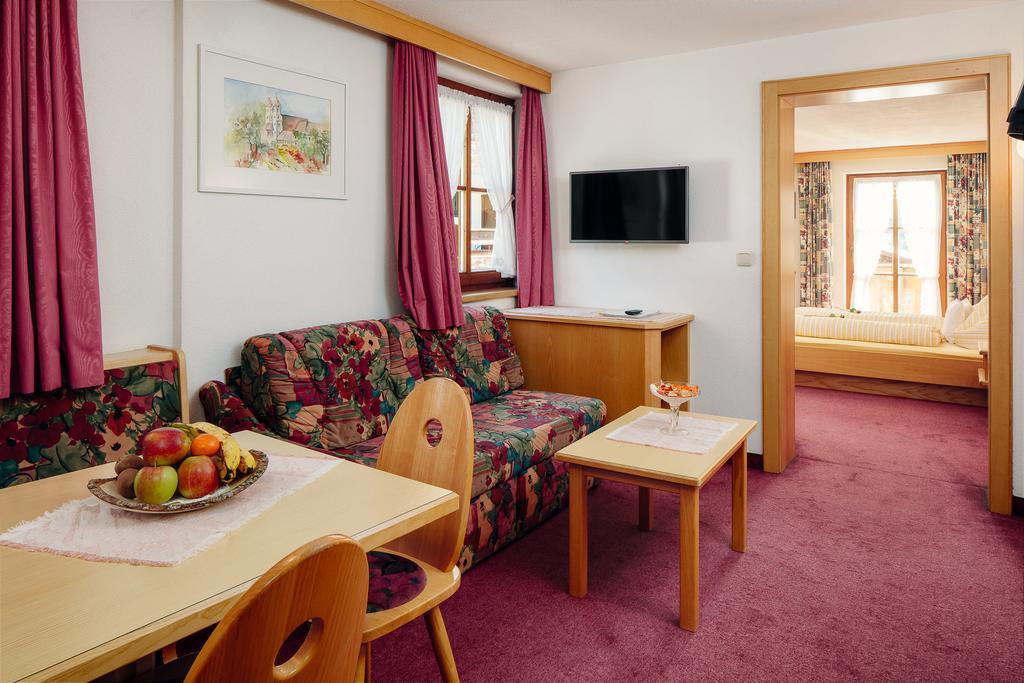 Hotel Appartement Platzergasse Fiss Exteriör bild
