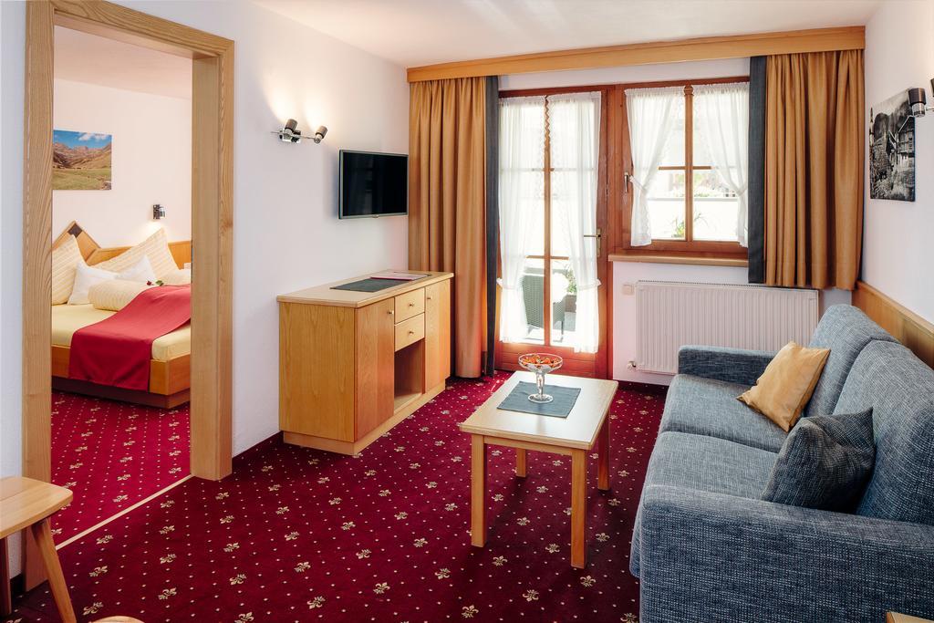 Hotel Appartement Platzergasse Fiss Exteriör bild